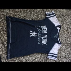 Blue and white Yankees baseball Tee